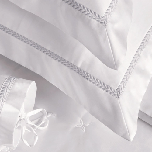 FRONHA MONTALE 600 FIOS BORDADO TRUSSARDI BRANCO/ PLATINO 50X70