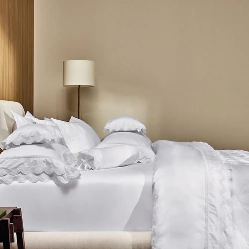 EDREDOM ROMANZA BORDADO 300 FIOS TRUSSARDI/KIN BRANCO/BRANCO -